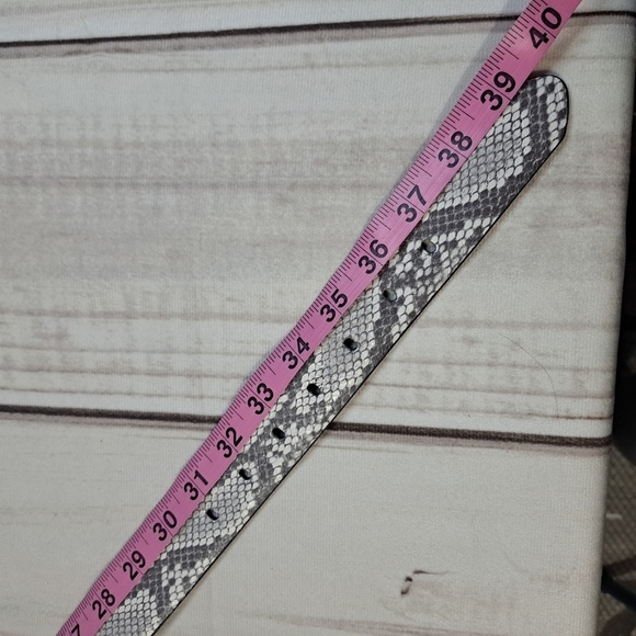 Calvin Klein Snake Print Reversible Belt Size Med - Picture 6 of 8